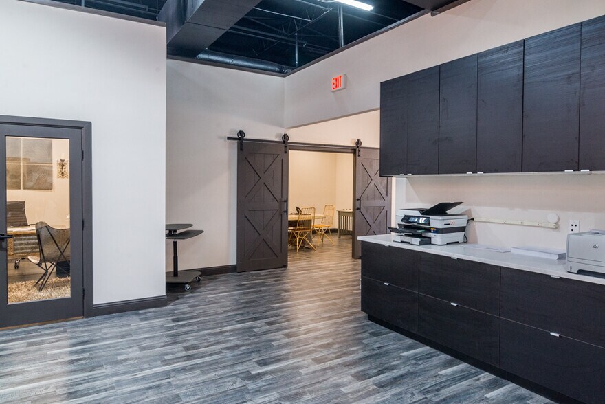 More Photos Of 1346 Motor Cir, Dallas Office For Lease