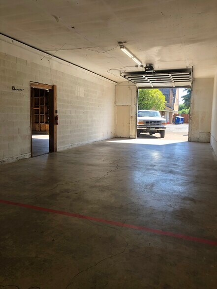 More Photos Of 290 Young St, Woodburn Warehouse For Lease