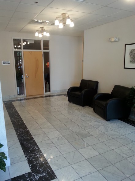 More Photos Of 400 Market St, Chapel Hill Office For Lease