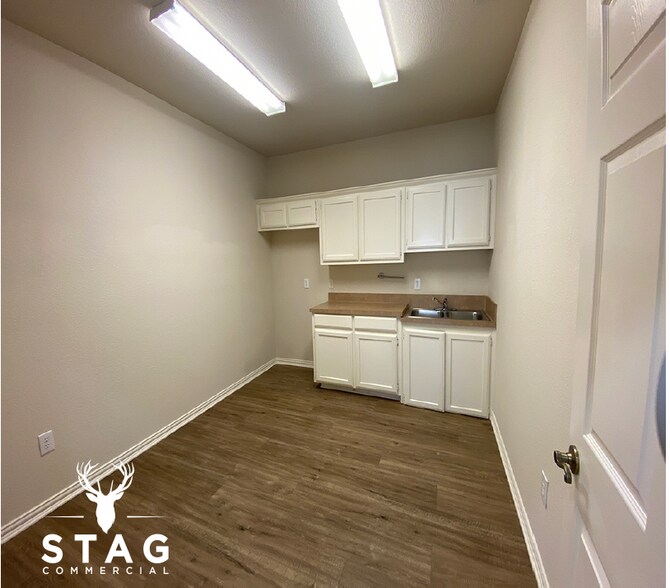 More Photos Of 1206 Bent Oaks Ct, Denton Medical For Lease