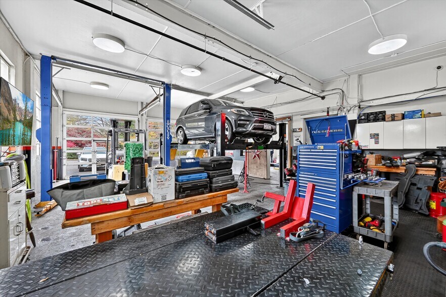 More Photos Of 13 Main St, Ogdensburg Auto Repair For Sale