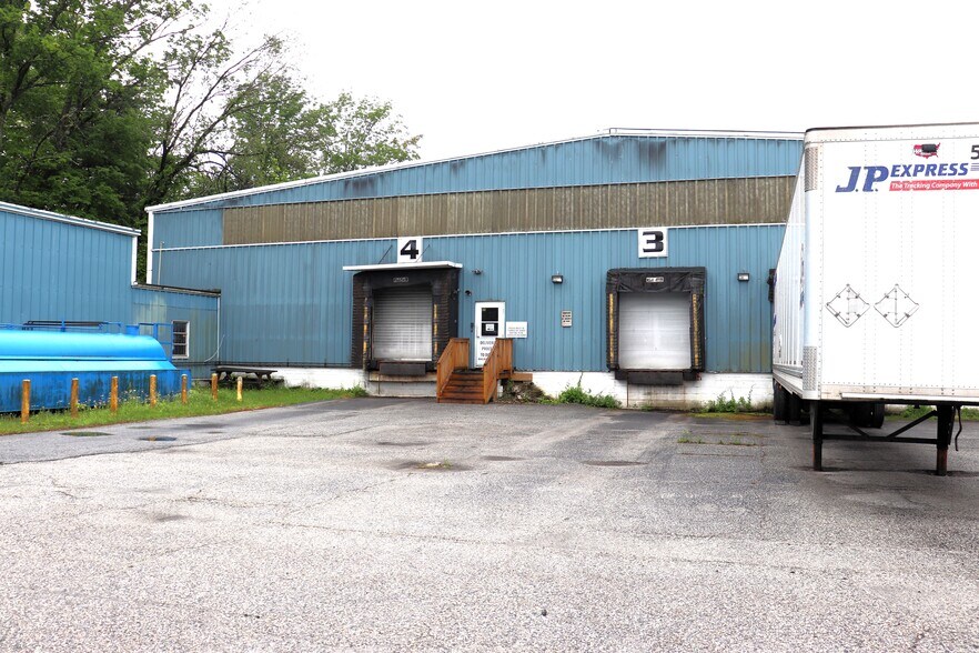 More Photos Of 35 Rose Morrow Rd, Wantage Manufacturing For Lease