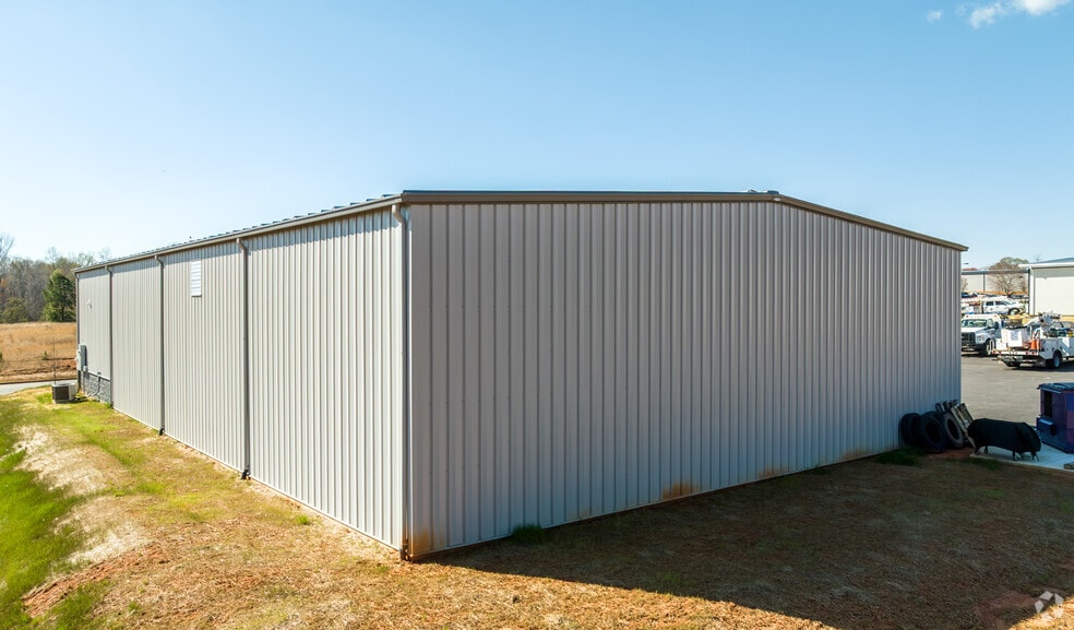 More Photos Of 5911 Balsom Ridge Rd, Denver Warehouse For Sale