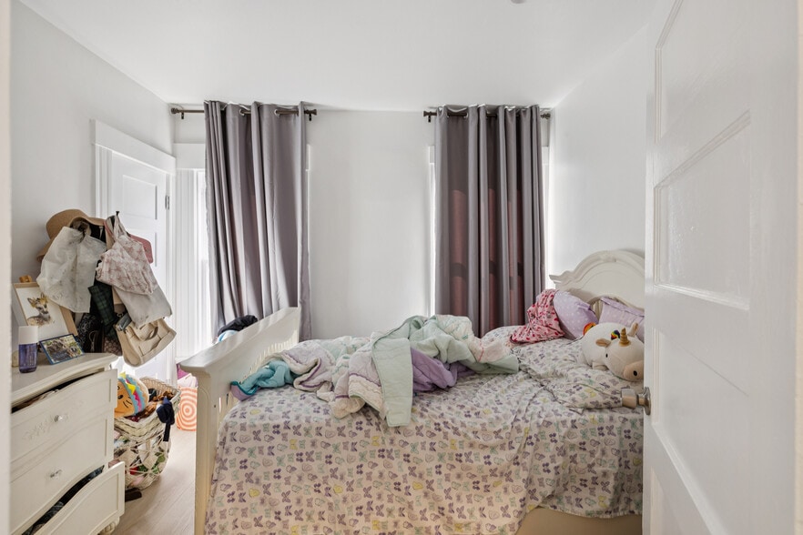 More Photos Of 250 Red Hill Ave, San Anselmo Apartments For Sale