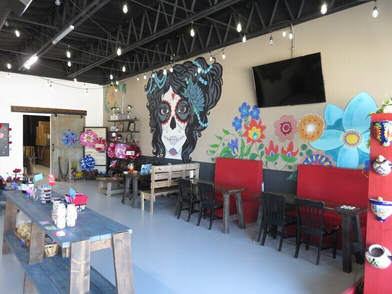 More Photos Of 3613 W Vickery Blvd, Fort Worth Freestanding For Lease