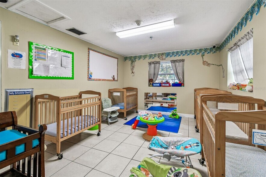 More Photos Of 9912 N Myrtle St, Tampa Daycare Center For Sale