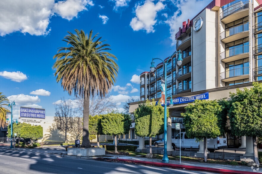 More Photos Of 150 Hegenberger Rd, Oakland Hotel For Sale