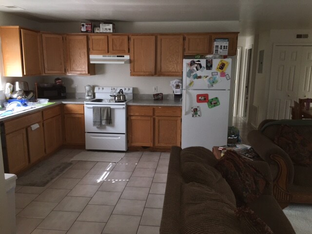 More Photos Of 16551 E 12 Mile Rd, Roseville Apartments For Sale