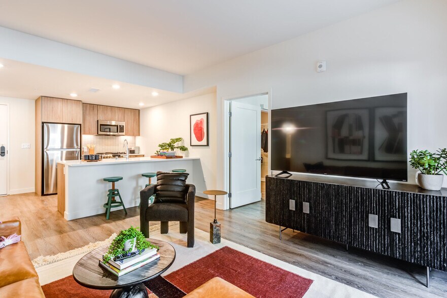 More Photos Of 1100 Webster St, Oakland Apartments For Lease