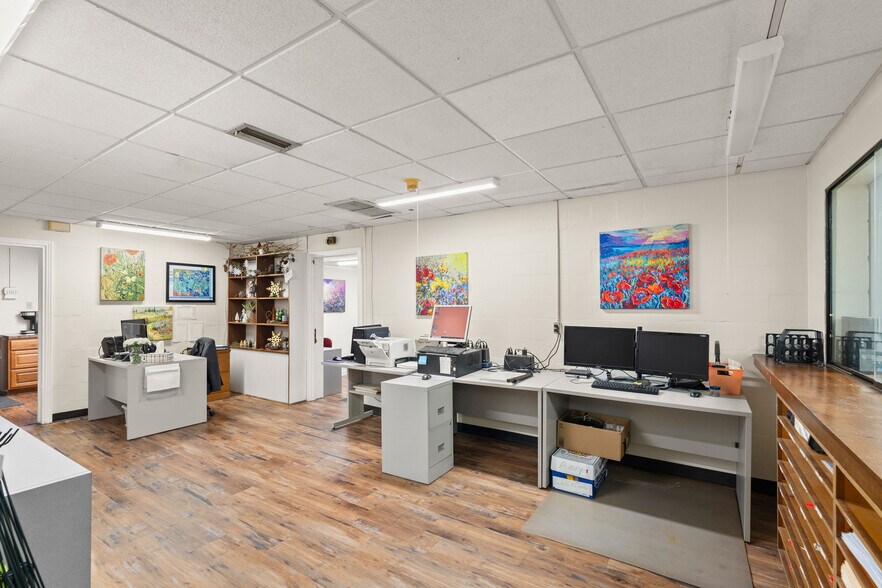 More Photos Of 130 S Charles St, Daytona Beach Warehouse For Sale