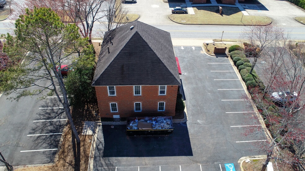 More Photos Of 610 Colonial Park Dr, Roswell Medical For Lease