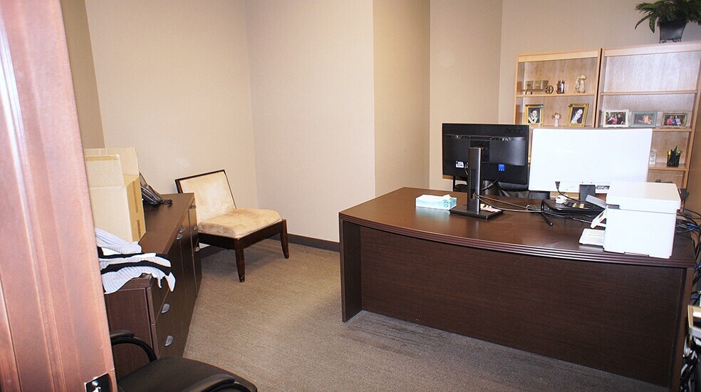 More Photos Of 9 Chippewa Rd, Sherwood Park Office For Lease