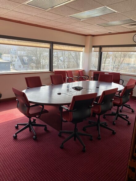 More Photos Of 541 Pierce St, Kingston Bank For Lease