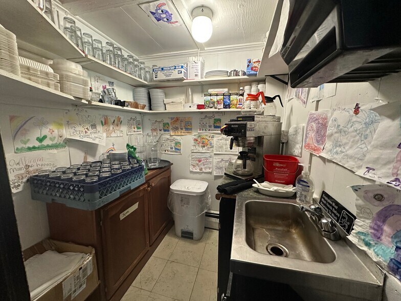 More Photos Of 131 Church St, Granville Specialty For Sale