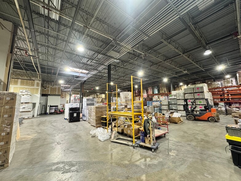 More Photos Of 133 Bauer Dr, Oakland Warehouse For Sale