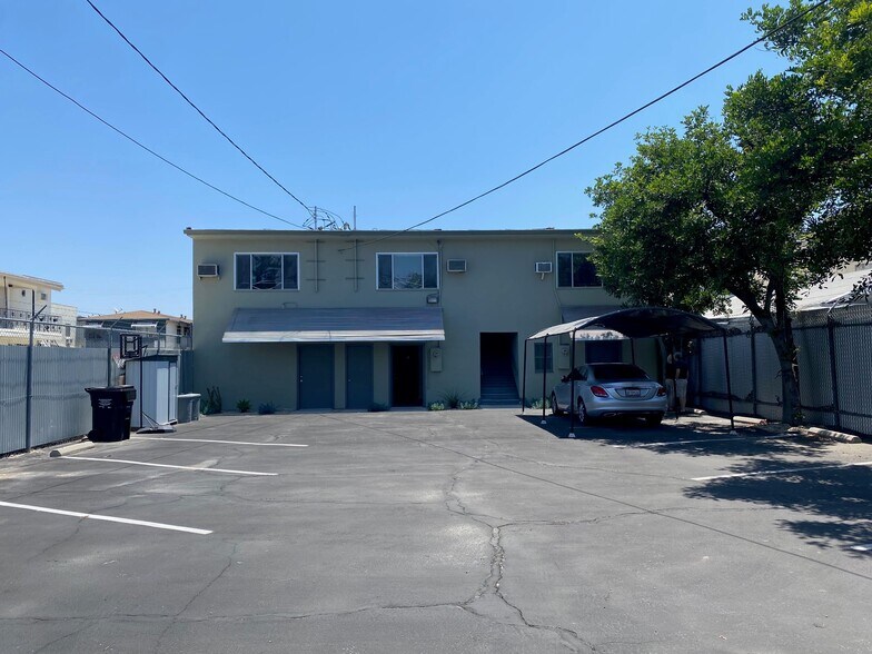 More Photos Of 7225 Alabama Ave, Canoga Park Office For Lease