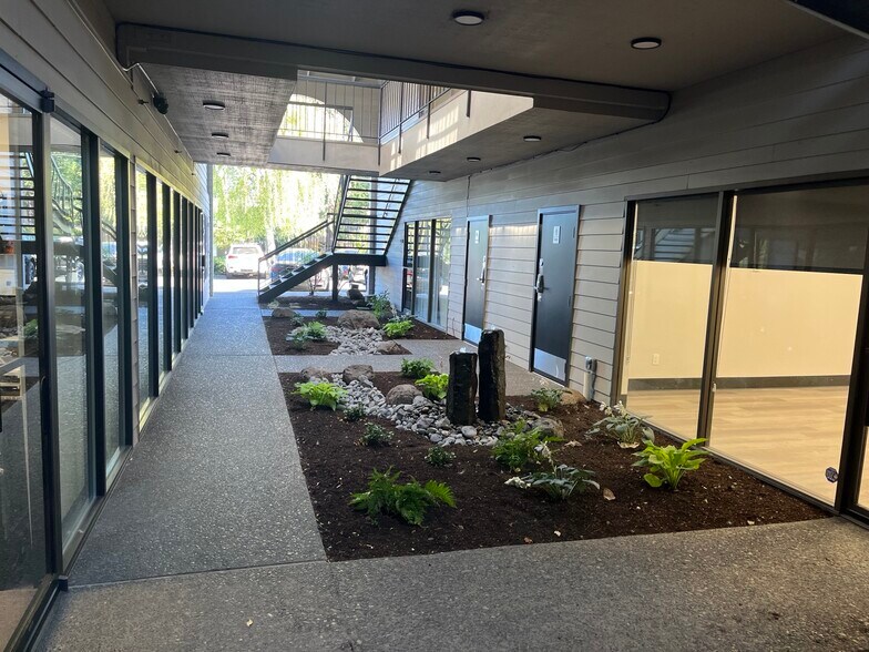 More Photos Of 9880 SW Beaverton Hillsdale Hwy, Beaverton Office For Lease