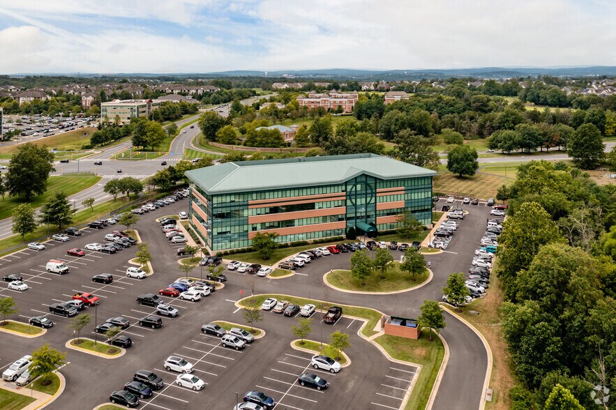 More Photos Of 19465 Deerfield Ave, Lansdowne Medical For Lease