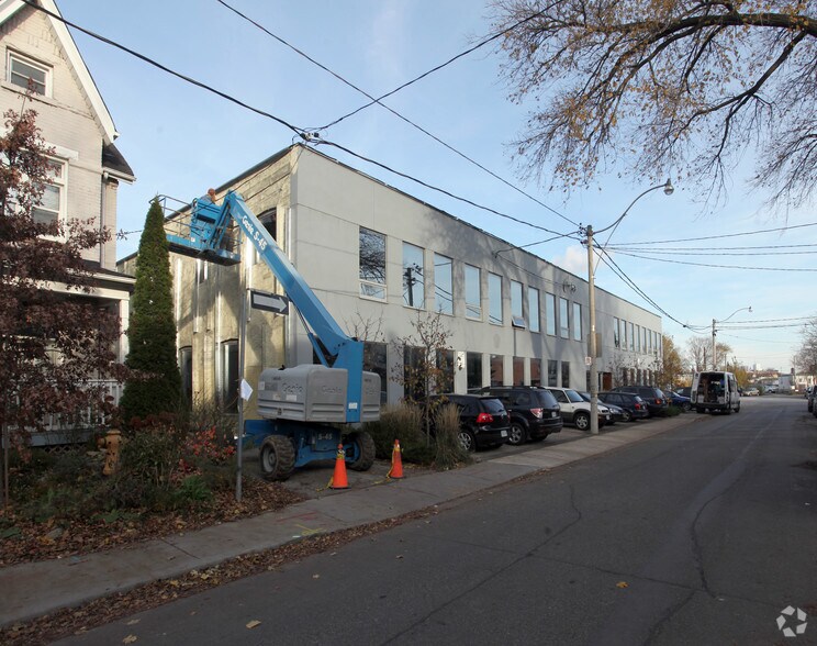 More Photos Of 18 Hook Ave, Toronto Office For Lease