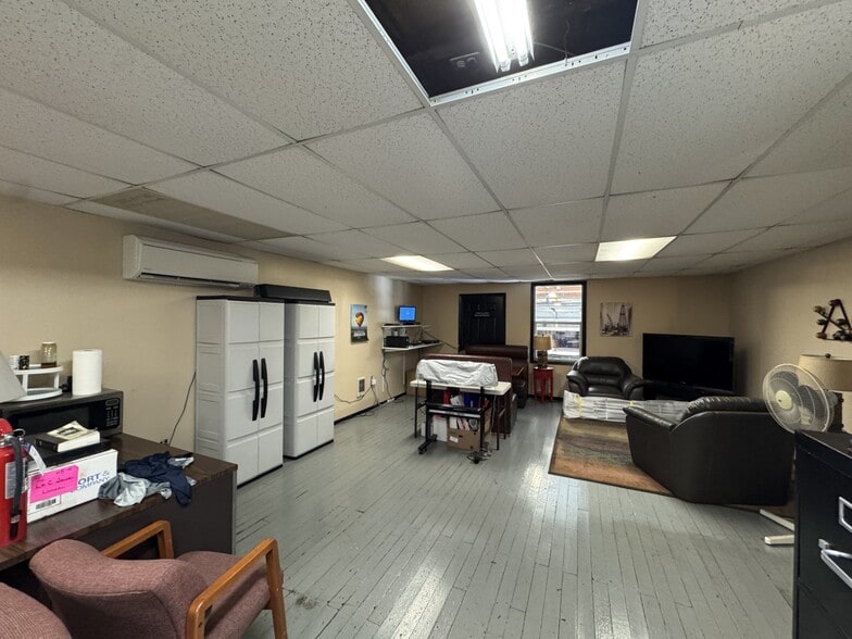 More Photos Of 1625 Washington St, Oregon City Flex For Sale