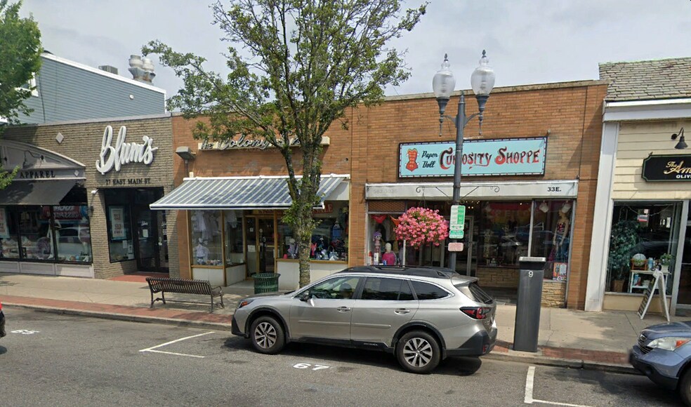 More Photos Of 33 E Main St, Patchogue Storefront For Lease