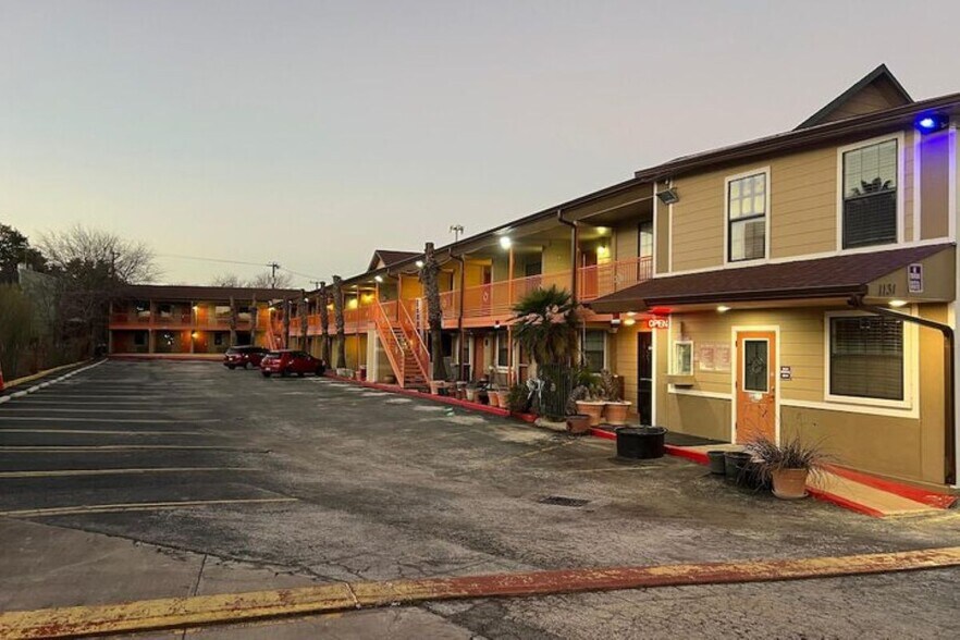 More Photos Of 1131 Austin Hwy, San Antonio Hotel For Sale