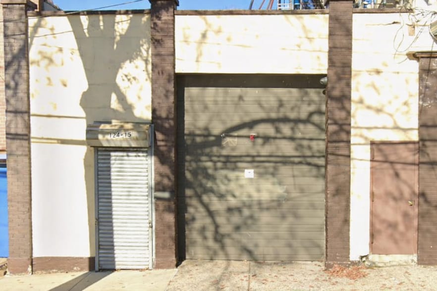 More Photos Of , Flushing Unknown For Sale