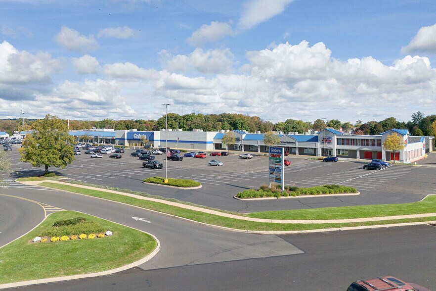More Photos Of 471 S Oxford Valley Rd, Fairless Hills Unknown For Lease