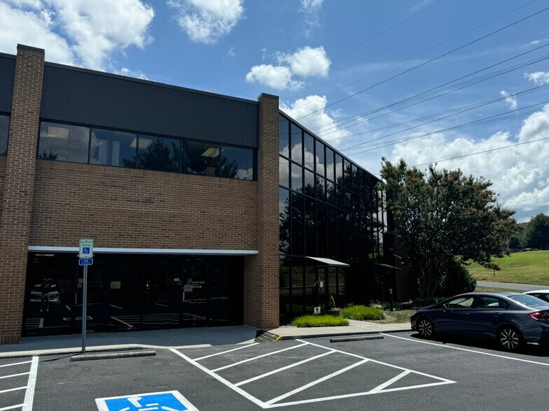 More Photos Of 9051 Executive Park Dr, Knoxville Office For Lease