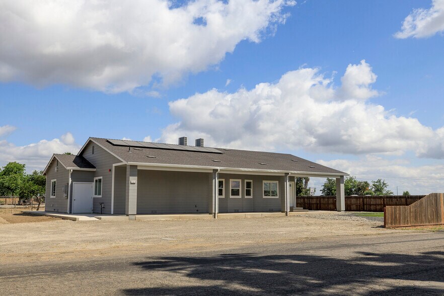More Photos Of 720 N 2nd St, Patterson Specialty For Sale