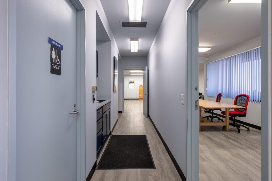 More Photos Of 22809 Lockness Ave, Torrance Warehouse For Sale