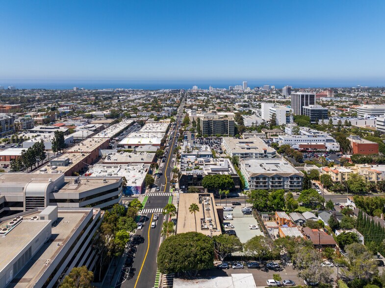More Photos Of 1447 Cloverfield Blvd, Santa Monica Office For Lease