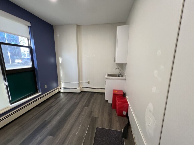 More Photos Of 129 York St, New Haven Apartments For Lease