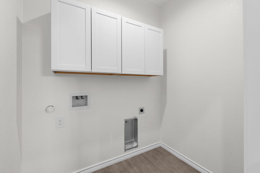 More Photos Of 870 Waco st, Kingsland Multifamily For Sale