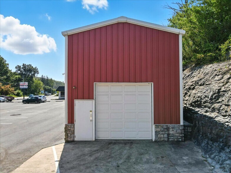 More Photos Of 1993 Milford Rd, East Stroudsburg Freestanding For Lease