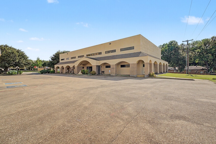 More Photos Of 2111 Skyline Dr, Mesquite Religious Facility For Sale