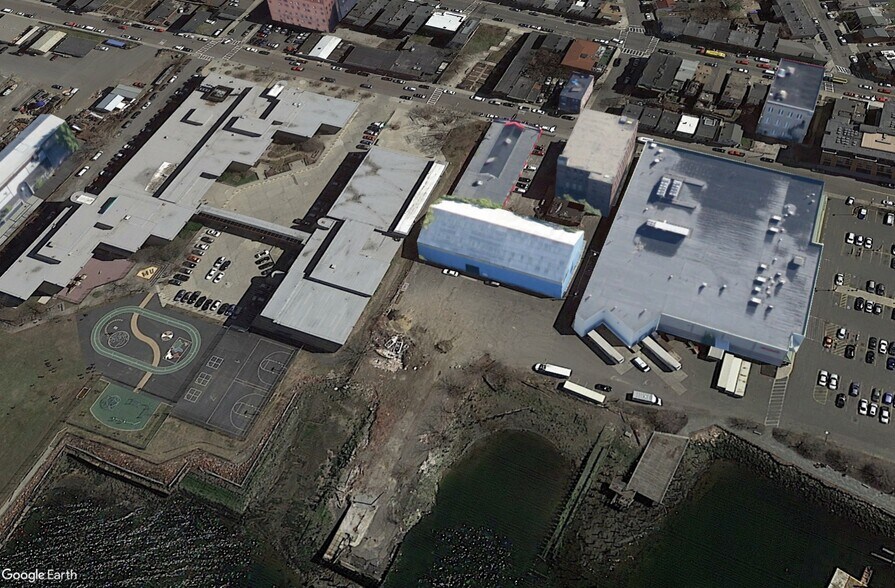 More Photos Of 276 Border St, Boston Freestanding For Sale