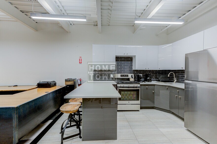 More Photos Of 264 49th St, Brooklyn Flex For Sale