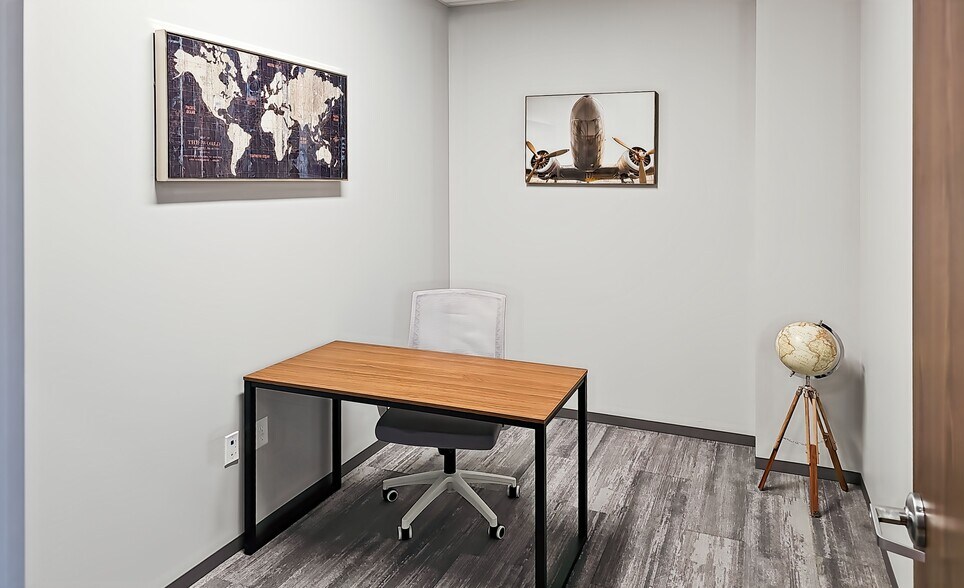 More Photos Of 18722 University Blvd, Sugar Land Coworking Space