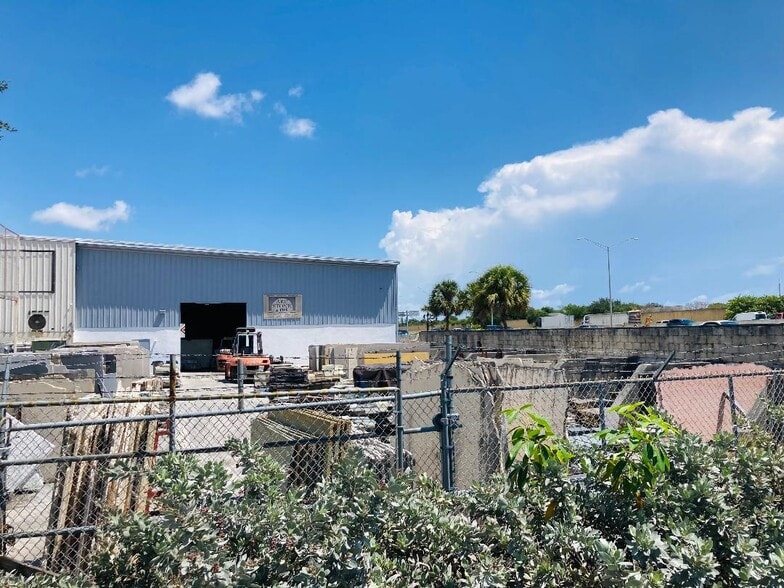 More Photos Of 1800 4th Avenue Ext, Lake Worth Beach Warehouse For Lease