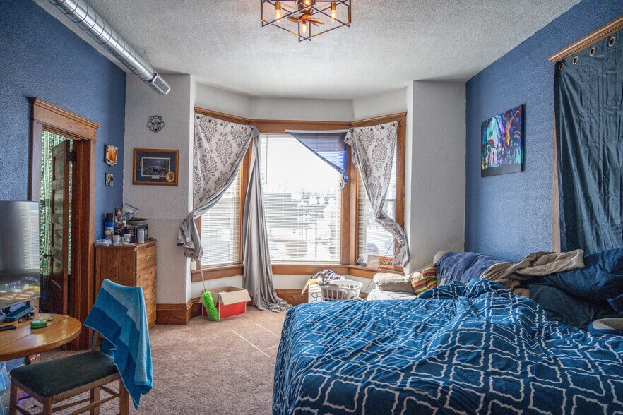 More Photos Of 207 E State St, Mauston Storefront Retail Residential For Sale