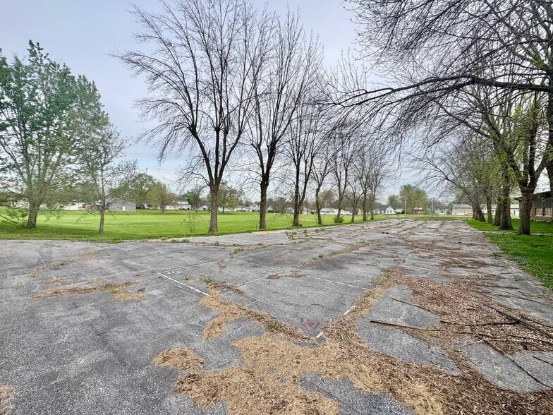 More Photos Of 111 W College Ave, Shelbina Schools For Sale