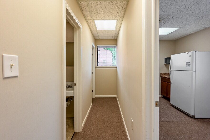 More Photos Of 65 E Main St, Pulaski Coworking Space