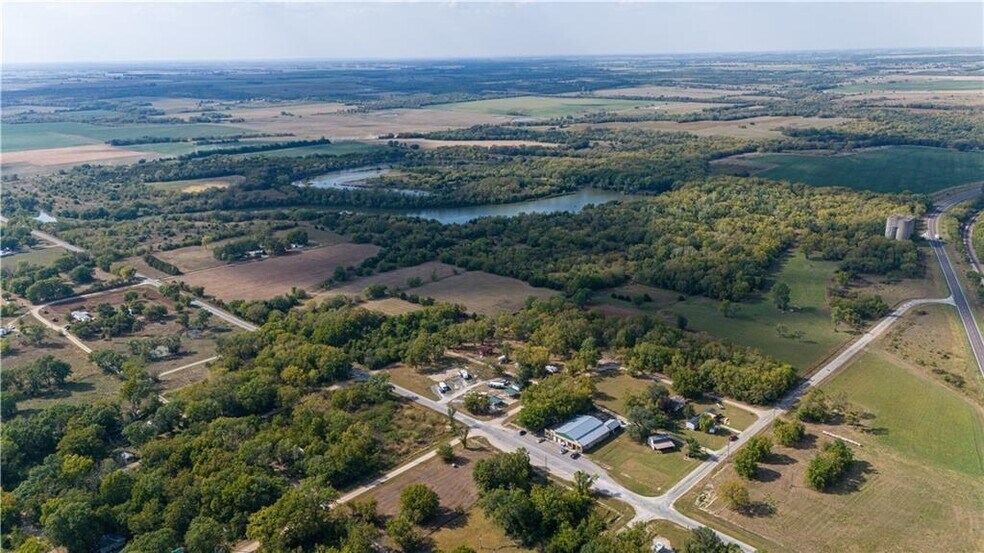 More Photos Of 74 2nd St, Moran Trailer Camper Park For Sale