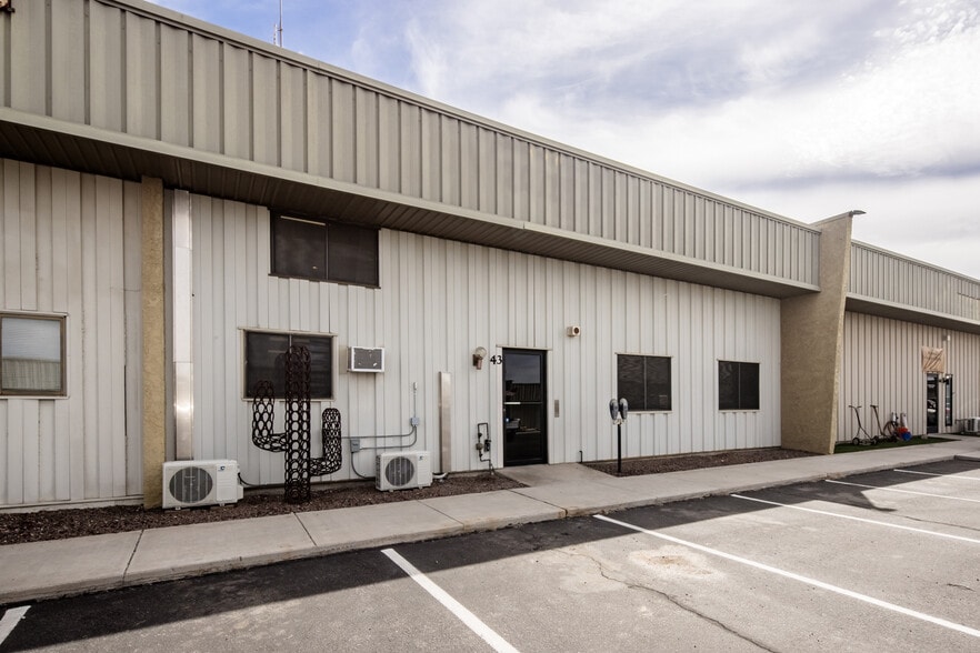 More Photos Of 1600 Acoma Blvd W, Lake Havasu City Service For Sale