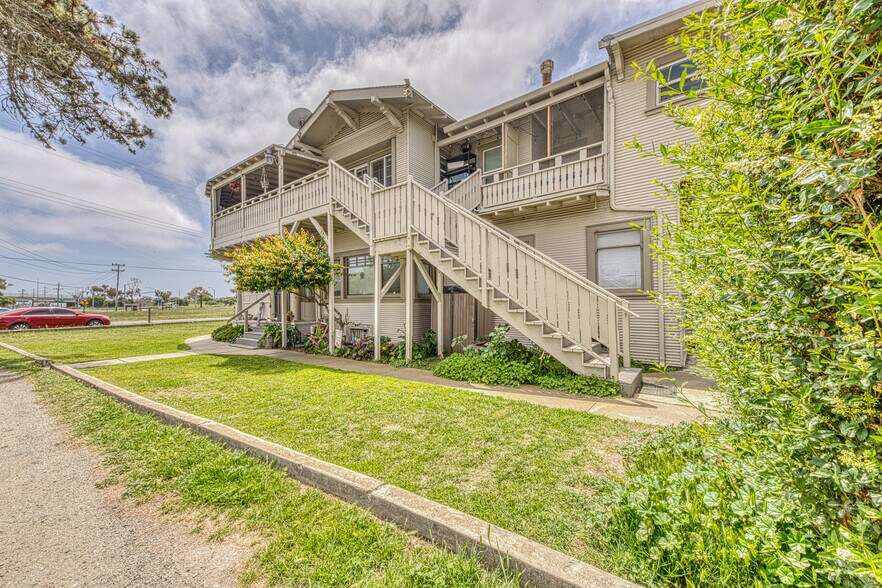 More Photos Of 1200 W Market Cir, Salinas Apartments For Sale