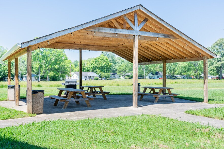 More Photos Of 407 N College St, Tullahoma Apartments For Sale