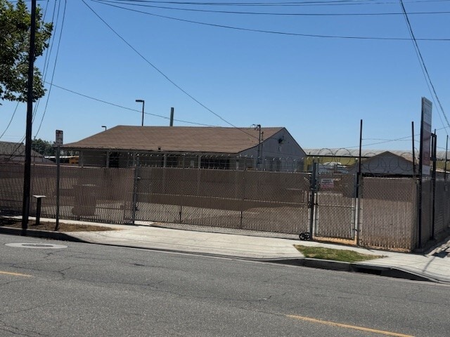 More Photos Of 402 N Sullivan St, Santa Ana Contractor Storage Yard For Lease