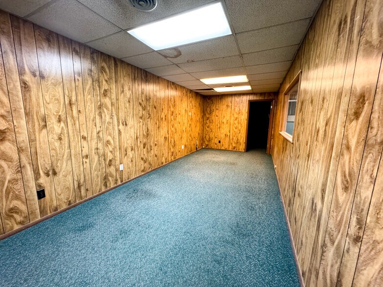 More Photos Of 3310 NW Loop 338, Odessa Warehouse For Sale