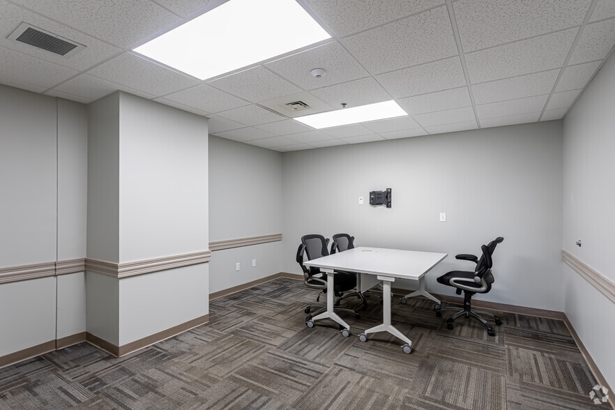 More Photos Of 936 Silas Deane Hwy, Wethersfield Office For Lease